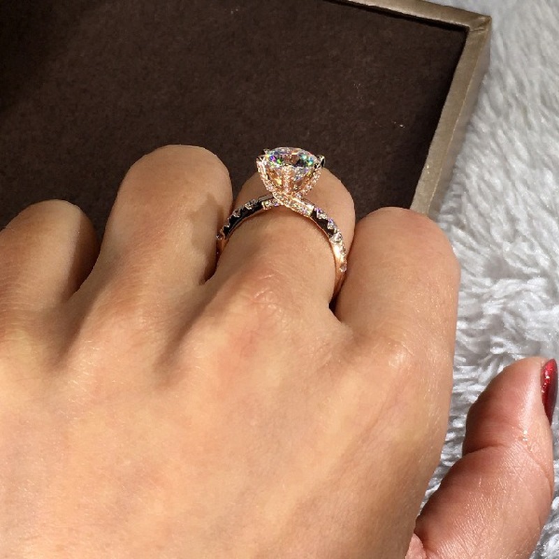 Cincin Rose Gold Wanita 18k Moissanite Cl Ssico