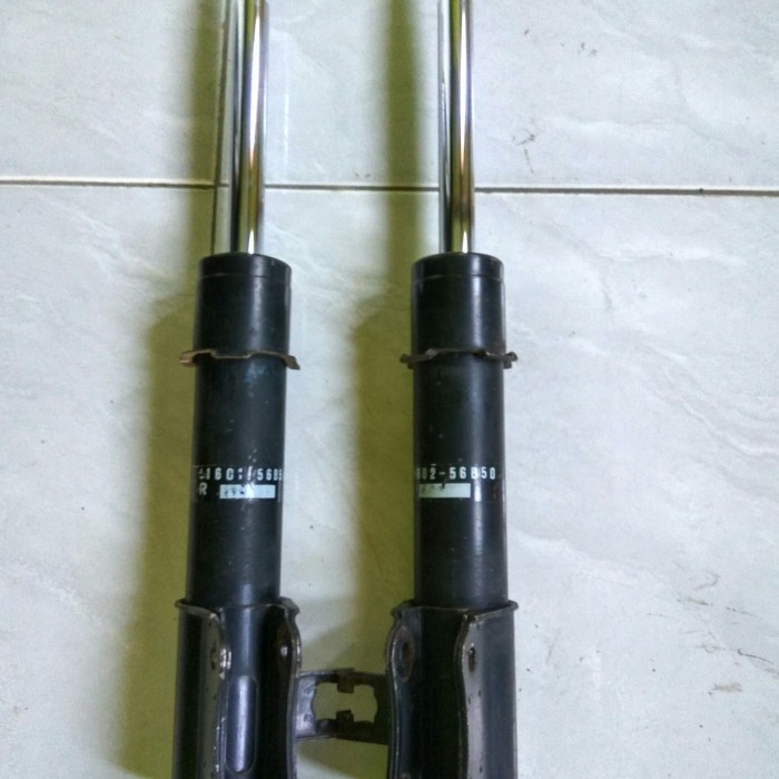 Bekas} Shockbreaker Shock escudo vitara sidekick depan Murah