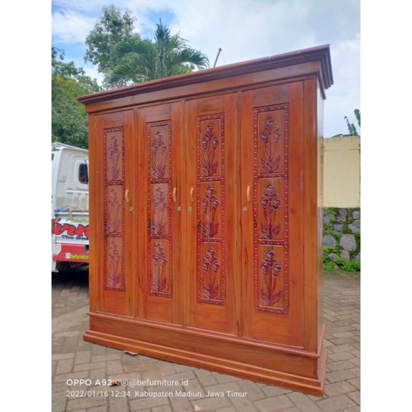lemari kayu jati 4 pintu / lemari pakaian jati minimalis terlaris
