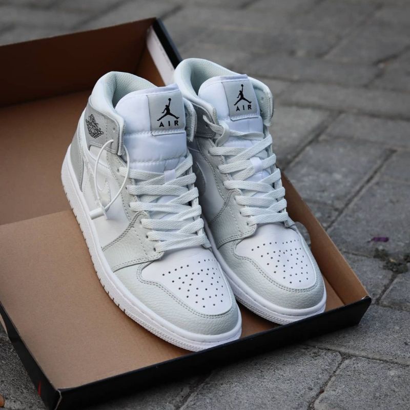 Jual Nike Air Jordan 1 Mid White 'Grey 
