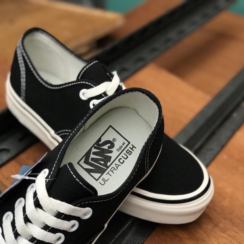 Vans authentic anaheim black white