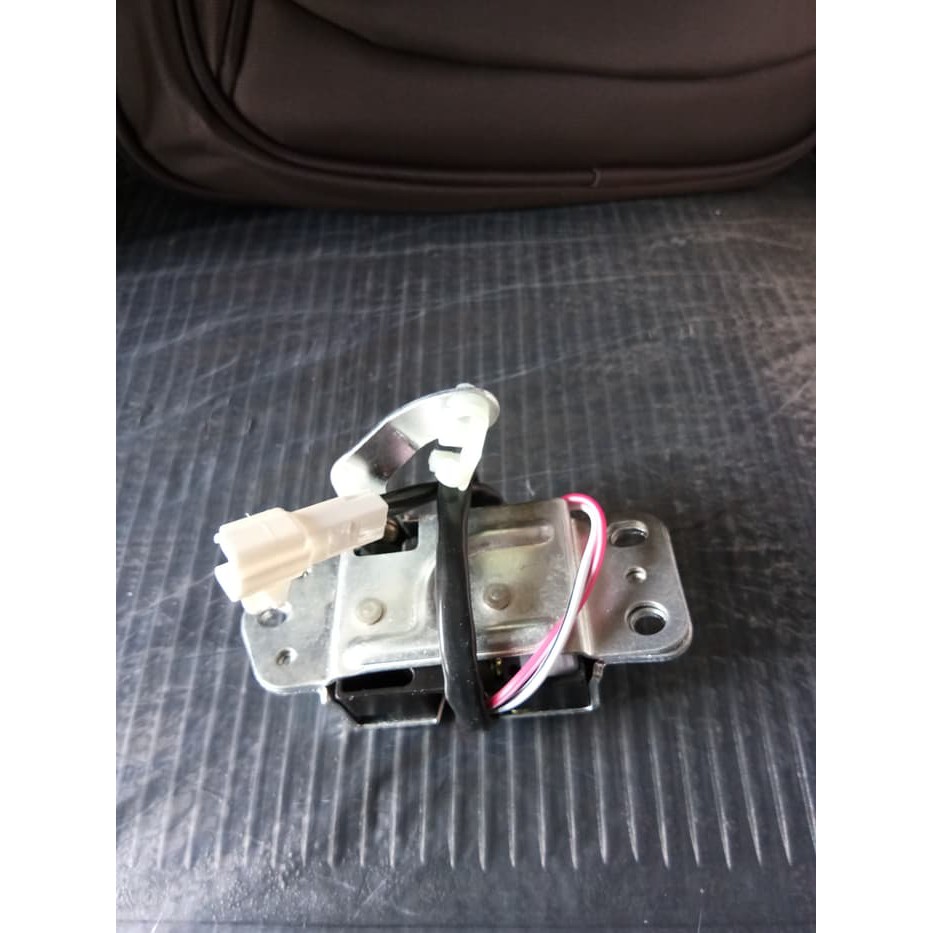 Door Lock Bagasi Kijang Kapsul 7K