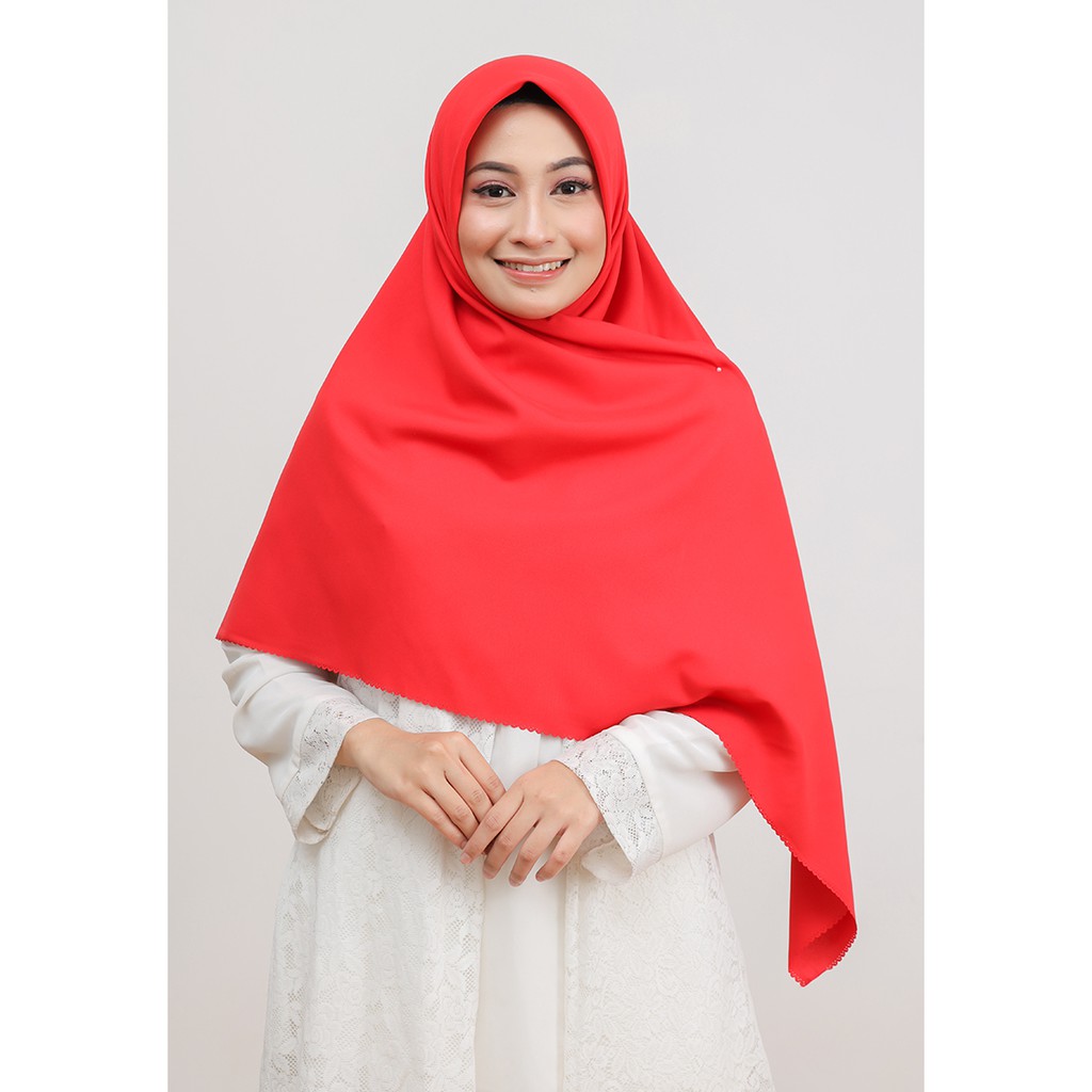 Umama Scarf - Kerudung Polos Segi Empat Voal Miracle Plain Syar'i Lc (3)-Chili Red