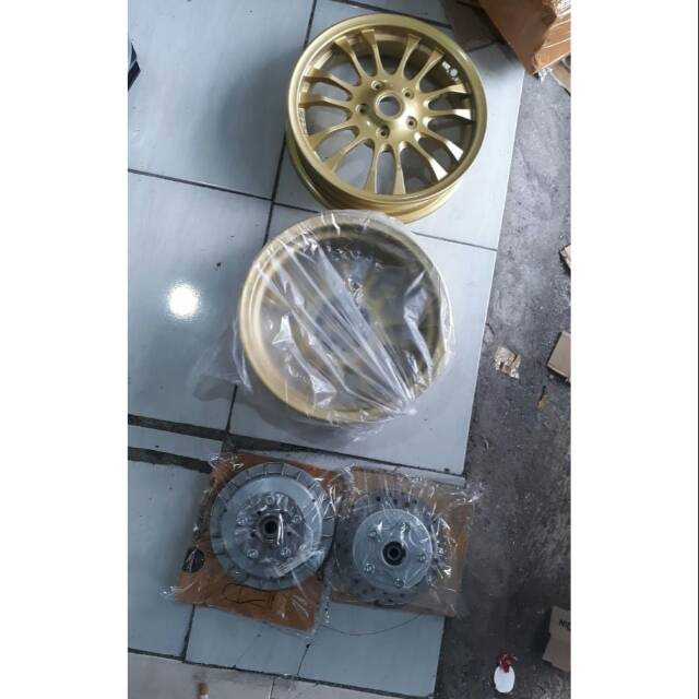 Velg ring 12 dan adaptornya untuk vespa klasik