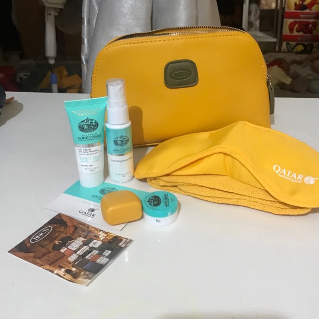 Brics clutch woman by Qatar