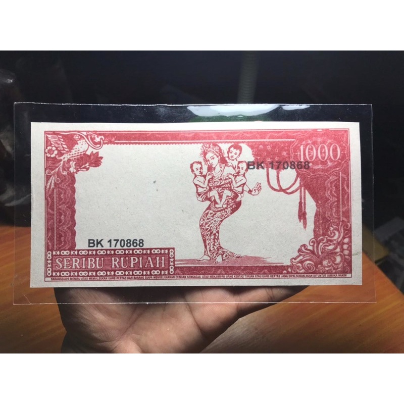 Uang Kuno Soekarno 1000 Rupiah Merah 1964 Langka Gendong Anak 3