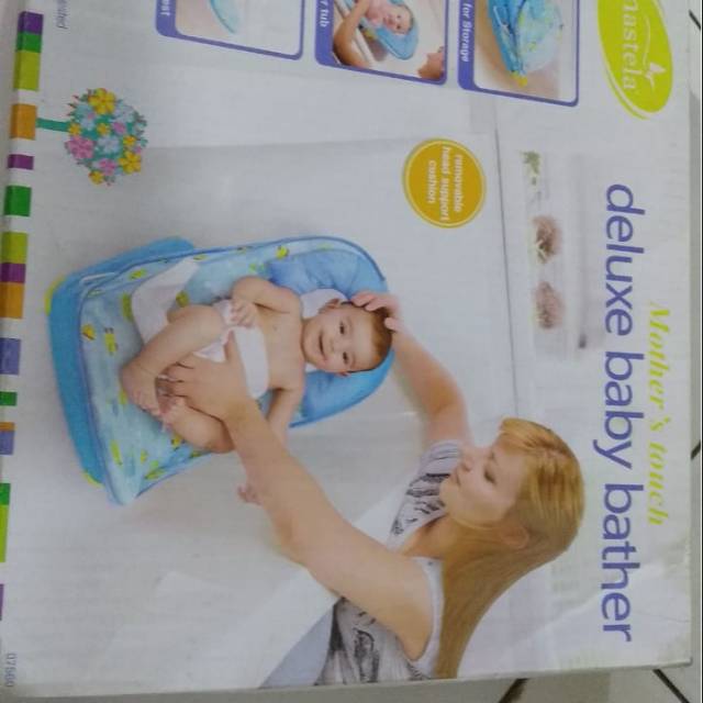Tempat duduk mandi bayi