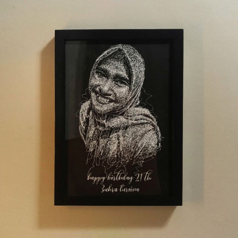 HAND DRAWN sampurna_arts scribble art hitam pakai bingkai dan kaca akrilik | Karikatur hadiah kado u