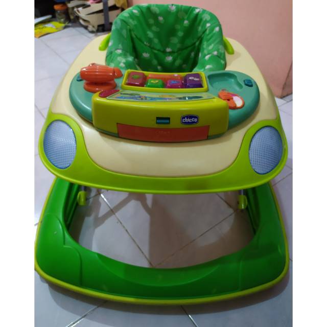 Baby walker chicco