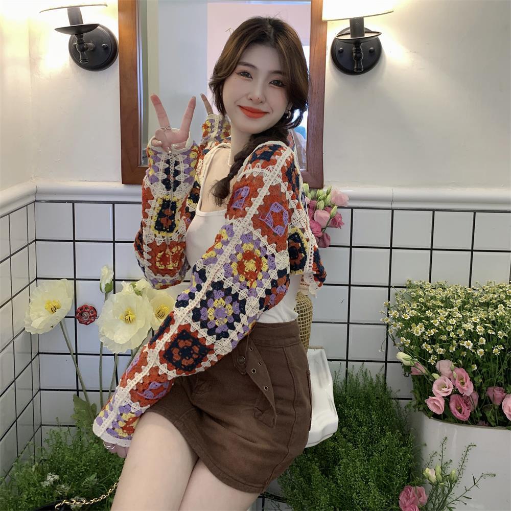 Red Retro Warna Hollow Crochet Rajutan Wanita Musim Panas 2022 Baru Bahasa Perancis Tipis Cardigan Pendek Top Pakaian