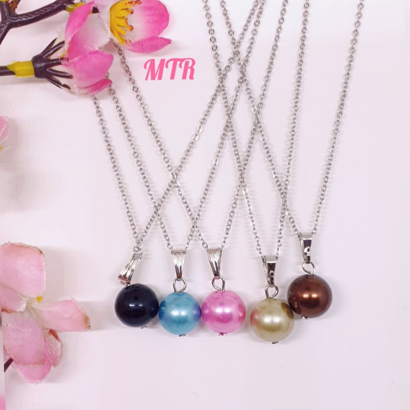 Kalung etnik bola &amp; mutiara titanium lapis mas putih korea