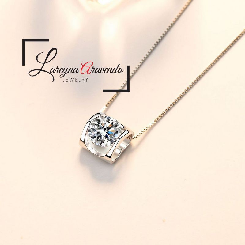 Kalung Wanita Titanium 45cm Liontin Model Love Kristal Crystal Anti Karat Non Alergi KL014