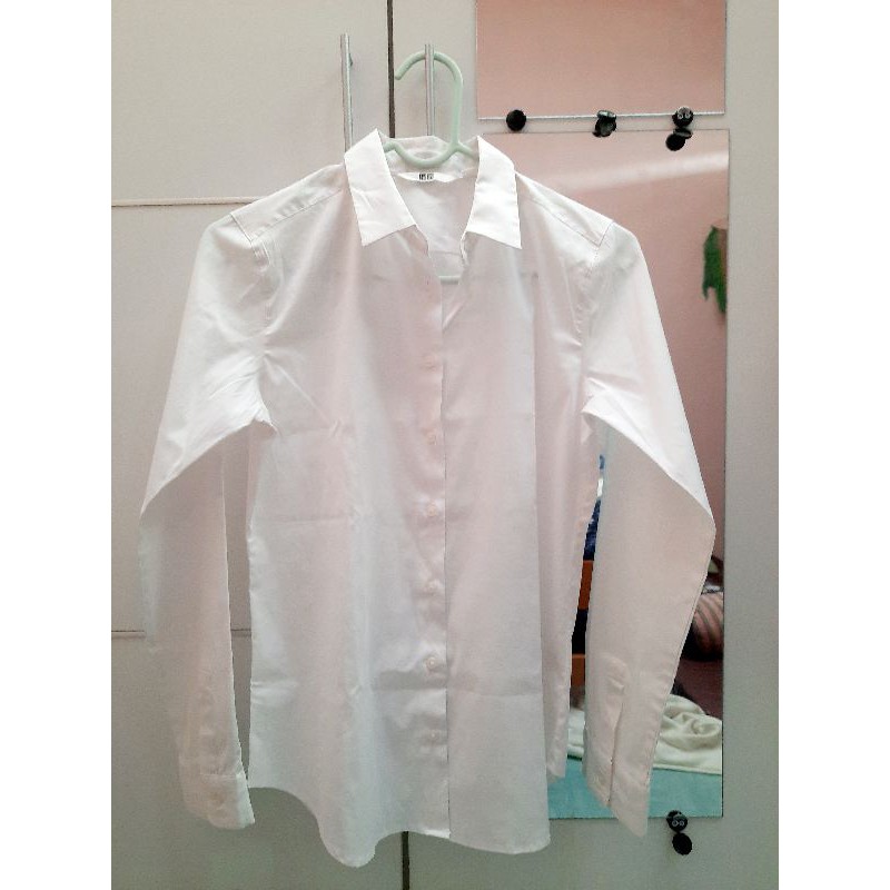 Kemeja Putih Wanita Uniqlo (PL)