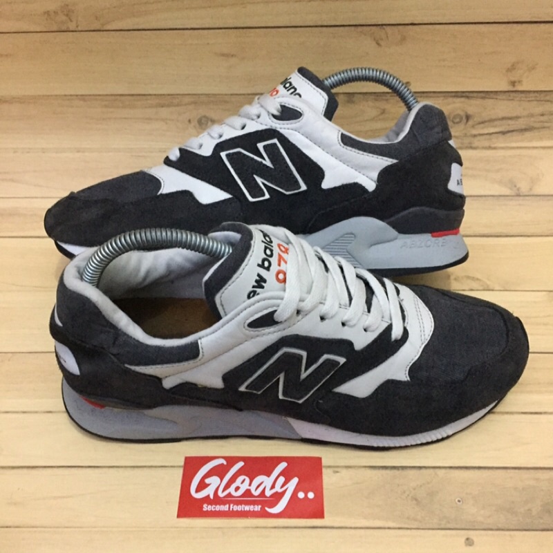 new balance 878 size 42 second