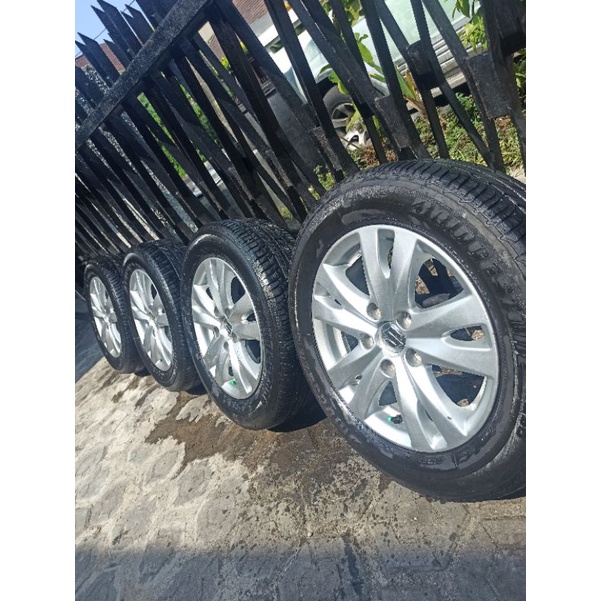 4 Velg R15 PCD 5x114+Ban 185/65 80% original Ertiga New apv mega carry innova grandmax luxio brv