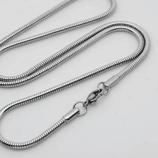 PROMO BESAR KODE-491 KALUNG TITANIUM PRIA SILVER MODEL BULAT 45 /50/60 CM  BAGUS