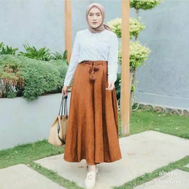 ALEEYA Rok Suede Pom Pom / Alesya Maxi Skirt Suede (2111)