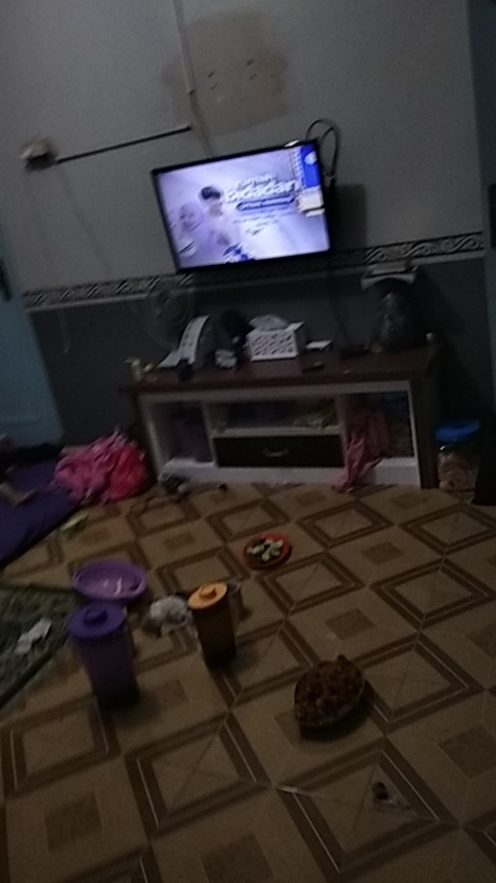 Bistro Toples Oval Motif Acak