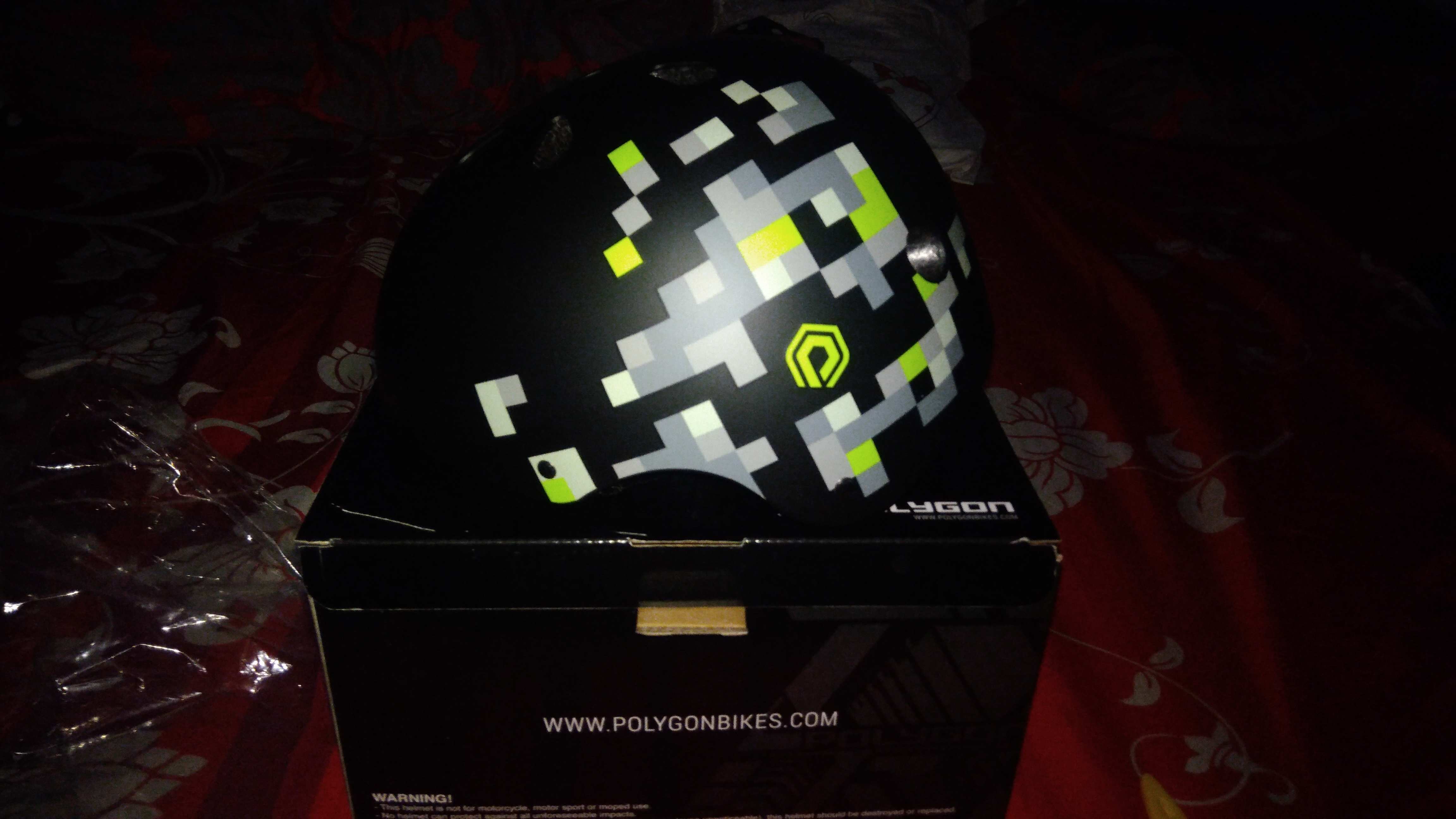  HELM  SEPEDA  MODEL BATOK  MERK POLYGON  PIXEL ADJUSTABLE 