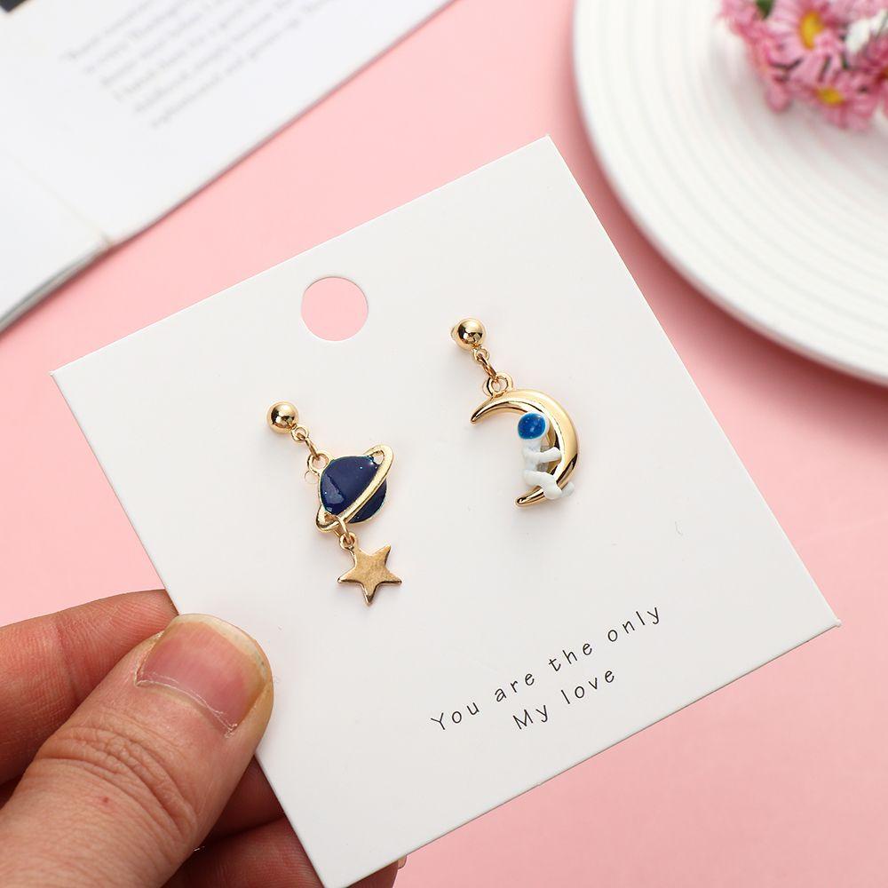 Lily Astronot Stud Earrings Asimetris Wanita Perhiasan Planet Bintang Stud Menjuntai Earrings