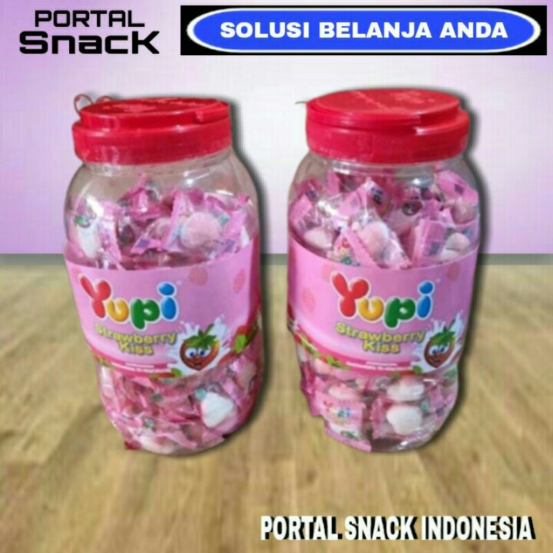 

YUPI Permen Strawberry 1 toples 300gr