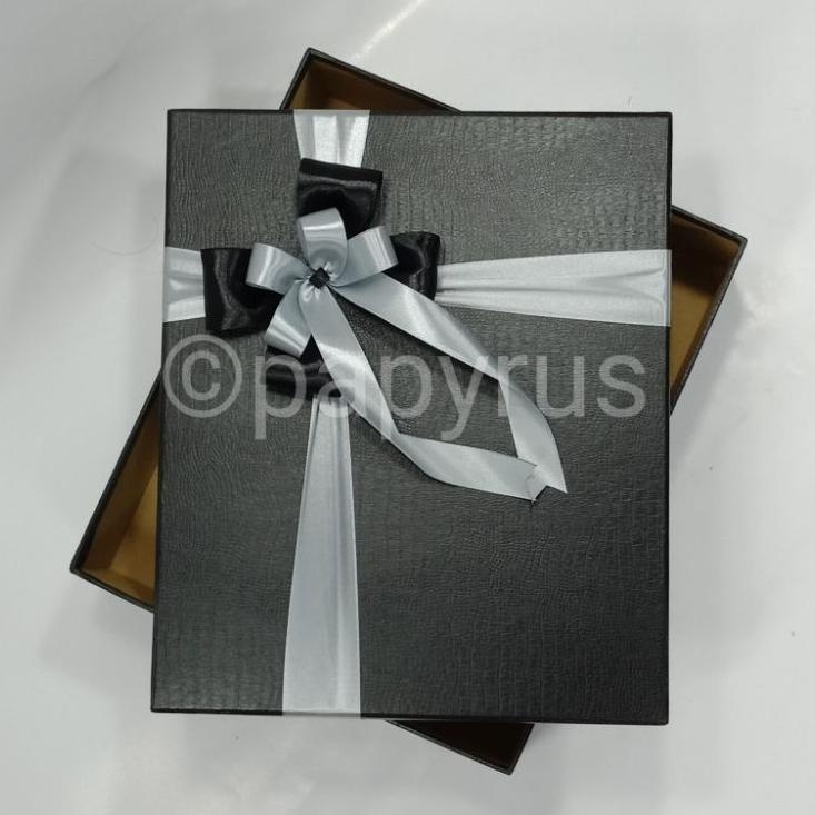 

Papyrus 25X30 Tinggi 5Cm Kotak Kado Gift Box Hadiah Kota Kado