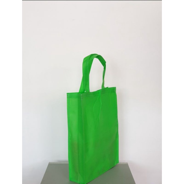 

Tas Kain Folio Besar Spunbond 30x9,5x39 cm isi 6 pcs