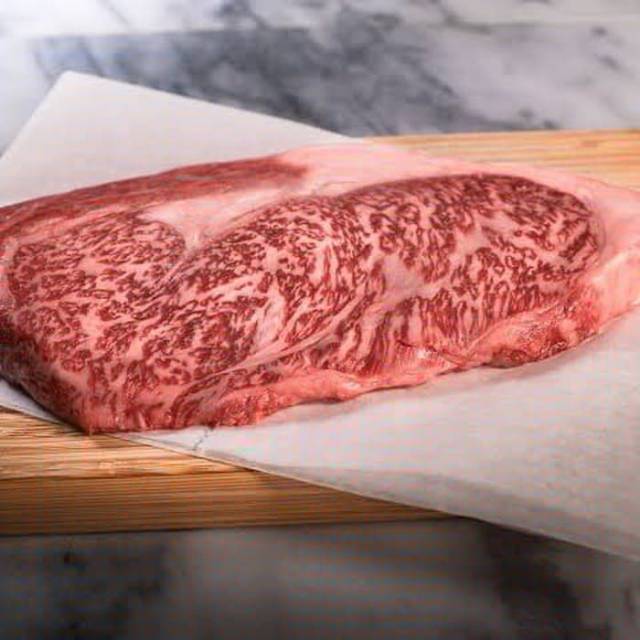 

Sirloin Wagyu 200gr / Daging Wagyu Steak 200gr