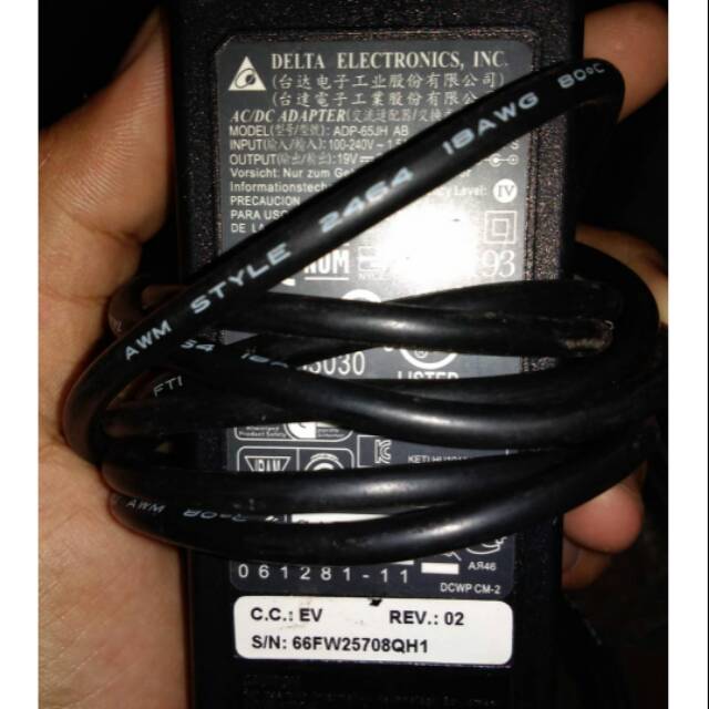 Adaptor Laptop rusak