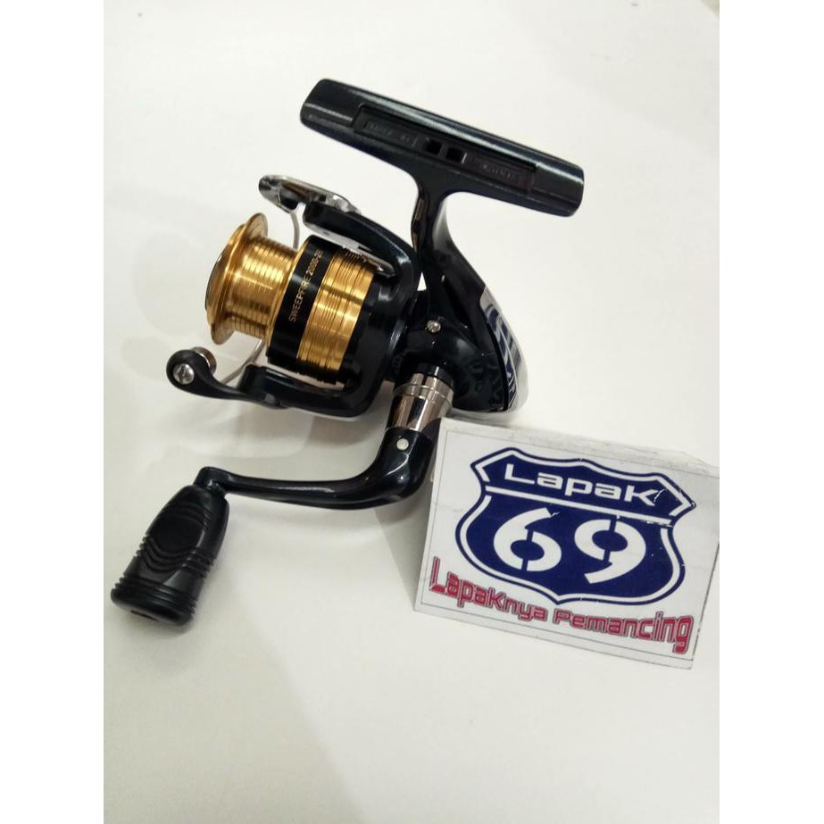 Stok Terbatas REEL DAIWA SWEEPFIRE 2000 Promo 20%