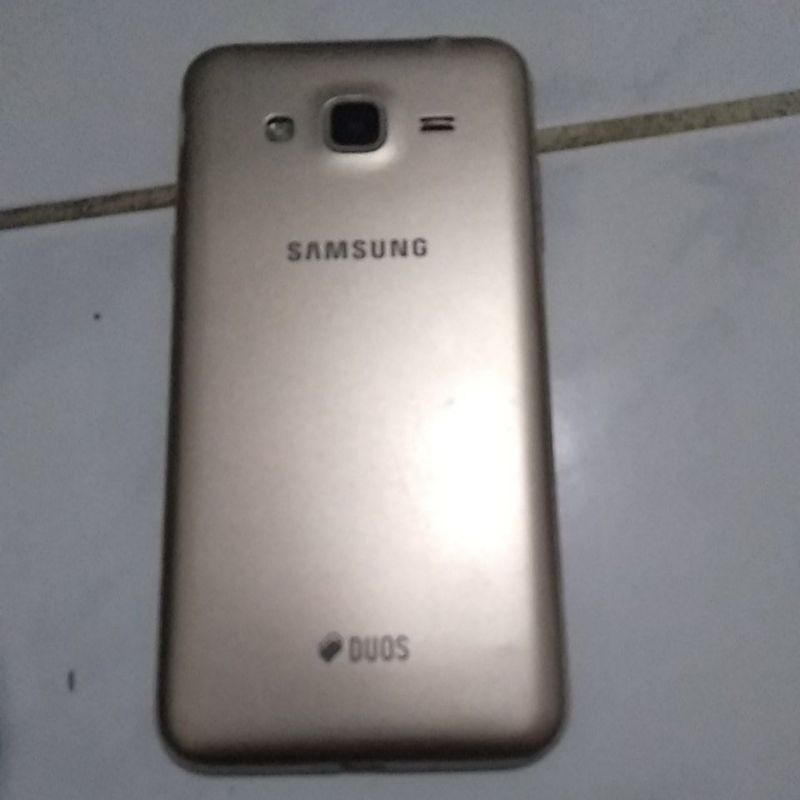 Samsung J3 2016 Minus