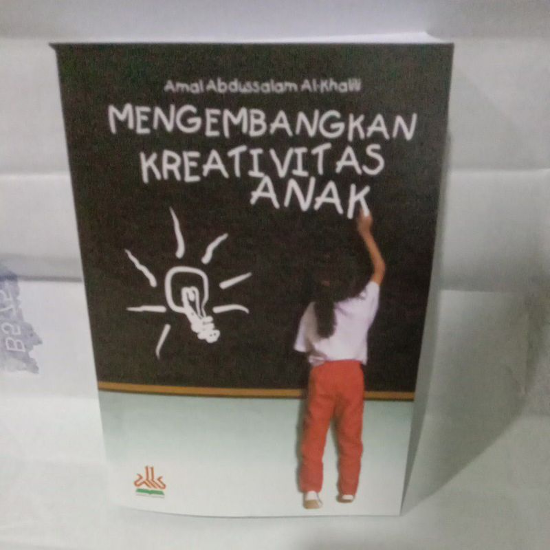 

mengembangkan kreativitas anak