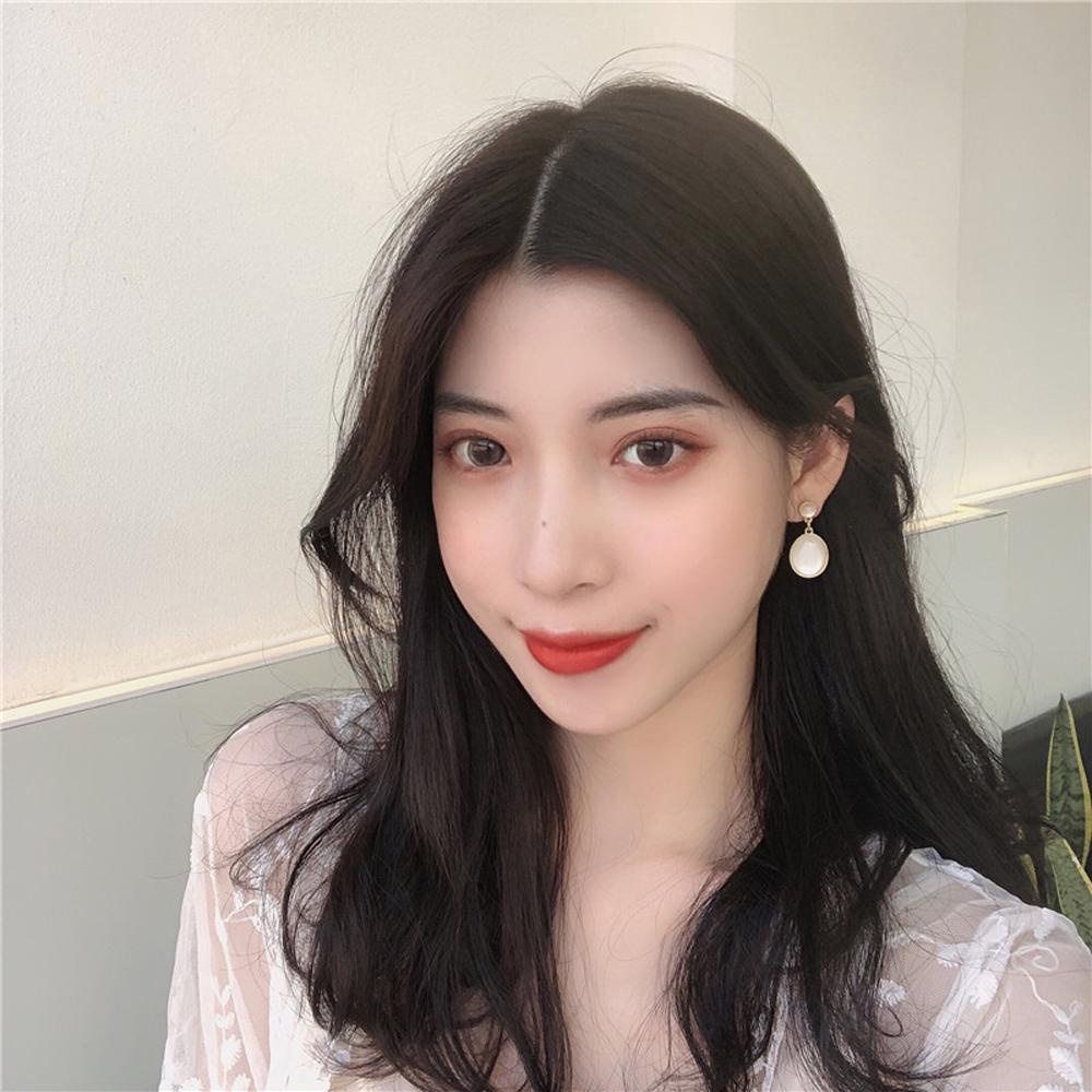 Anting Agustina Temperamen Korea Perhiasan Putih Wanita Sederhana Moonlight