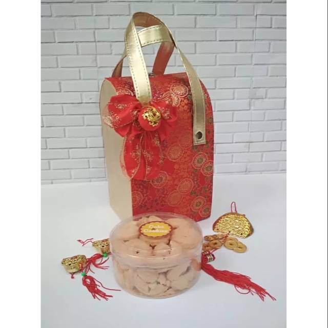 

Tas Kue Kering Parcel Handmade NewD1 Edisi Imlek untuk isi 3 Toples Bulat