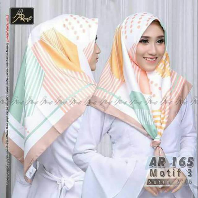 Hijab arrafi segi empat motif