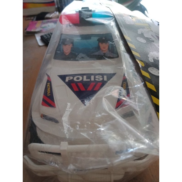 Mainan mobil polisi jumbo