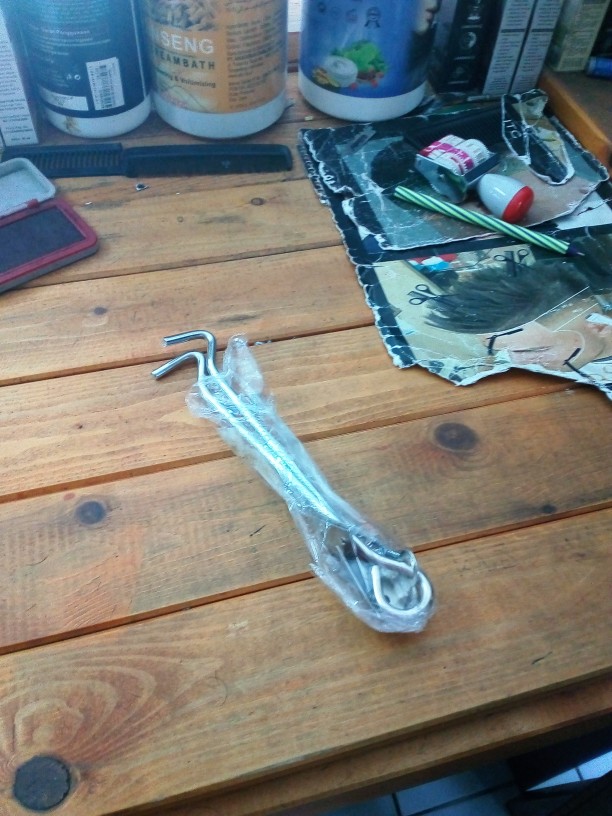 Hak Angin Kait Jendela Polos Ukir 5 Mm K. Tekuk Uk. 8 Stamco