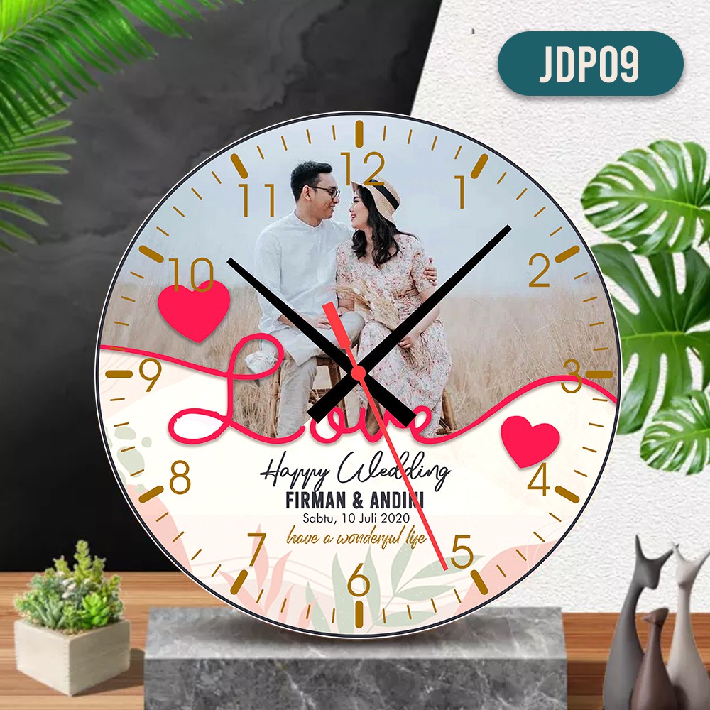 Jam Dinding Unik Kayu Custom Foto dan Nama Gratis Kado Hadiah Pernikahan