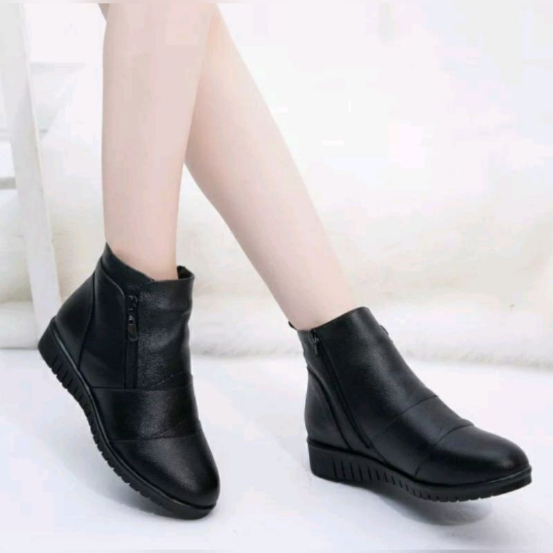 Boots Alina - Sepatu Boots wanita cantik Gaya Trendy Terbaru Code A1