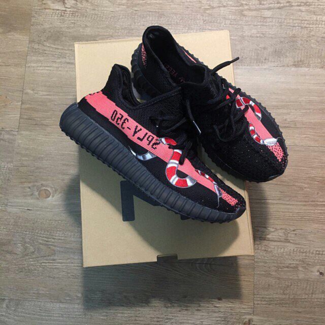 Adidas Yeezy Sply 350 X Gucci Snake Black / sepatu pria murah / sneakers cowok terbaru sepatu adidas