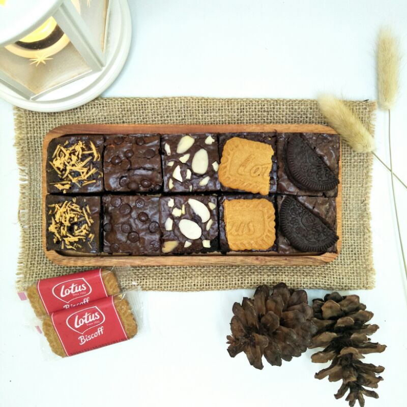 

READY FUDGY BROWNIES 20×8 = 50K/ BROWNIES SEKAT/ HAMPERS MURAH/ HAMPERS LEBARAN/ HAMPERS EID MUBARAK