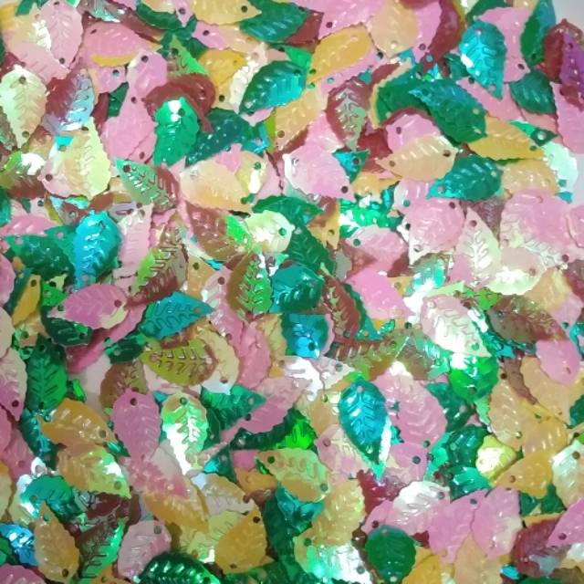 Sequin payet ramborci daun kecil. Mix warna 10 gr