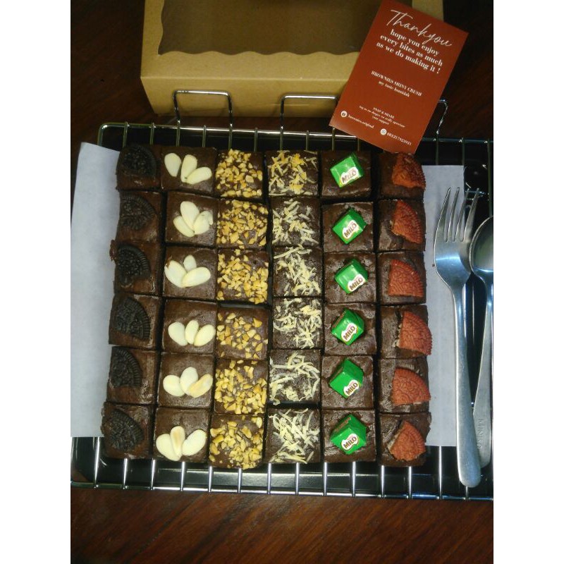 

Fudgy Brownies 20x20 Dark Coklat and Full Butter By Hamidah