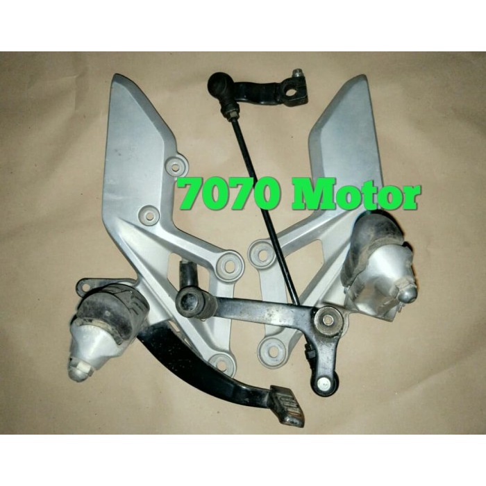 {ElvinaStore} footstep step depan CBR 150 Fi K45  . original copotan step holder Berkualitas