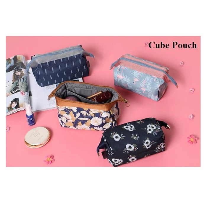 Weekeight Charming Water Resistant Cube Pouch Tas Kosmetik