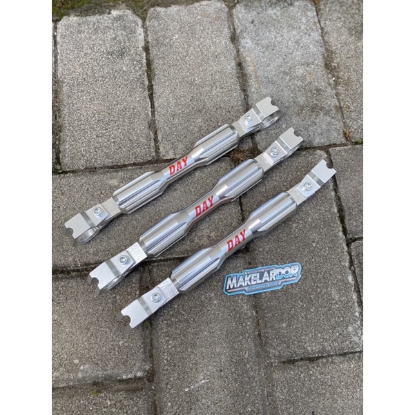 Palang stang Day besar