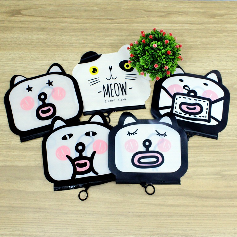 

Tempat Pensil Zipper Meow and Doggy