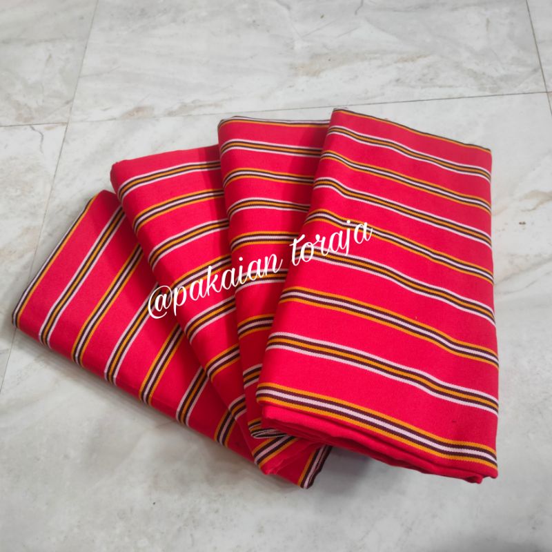 sarung tenun lurik merah terang