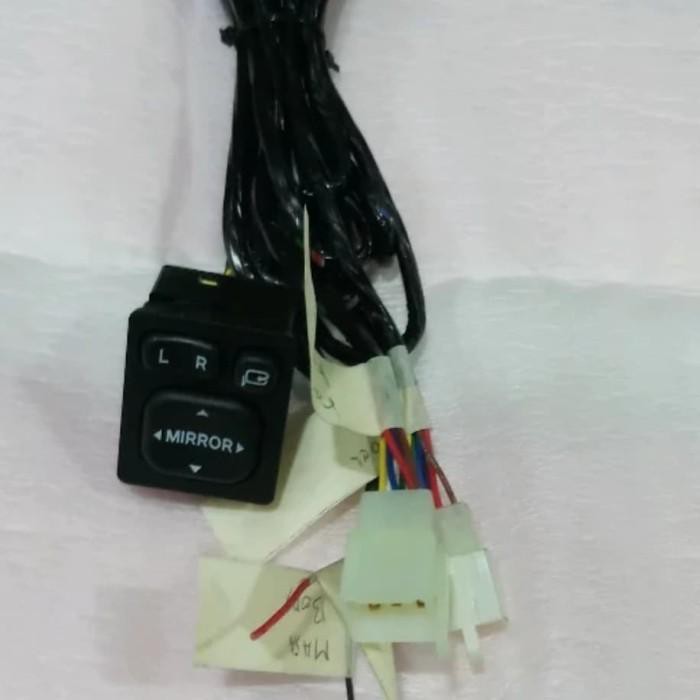 *Otomotif* modifikasi spion yaris