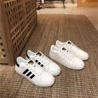  Sepatu  Sneakers Olahraga  Wanita Casual Flat Warna  Putih  